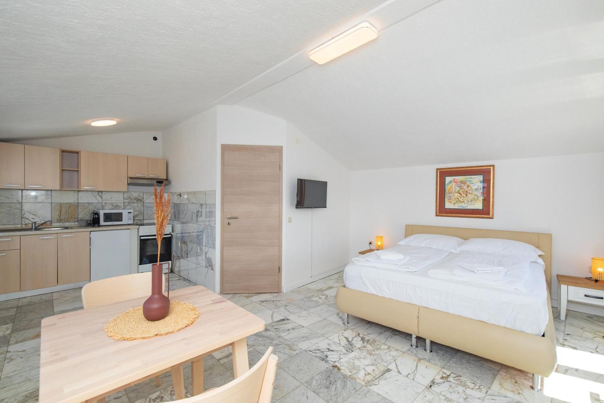 Apartments Soul Krk Town Extérieur photo